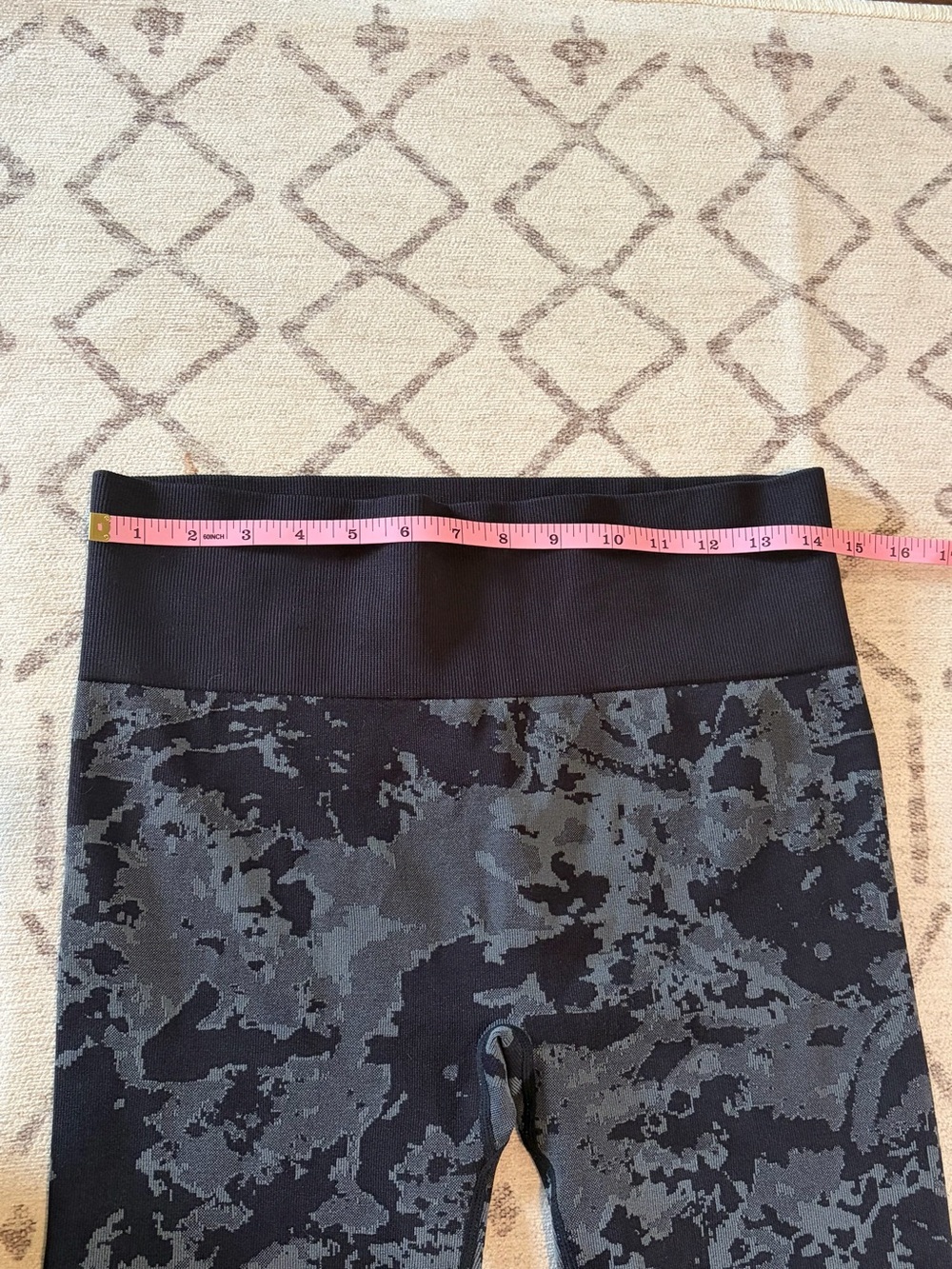 NWOT AnyBody Black Gray Abstract Print High Rise Leggings XL - Picture 4 of 7